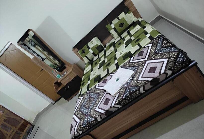 پانسیون Lucy Guest House