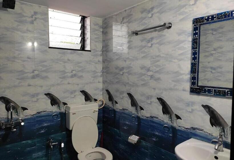 پانسیون Lucy Guest House