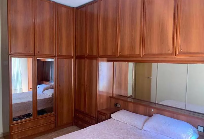 ベッドアンドブレックファースト Apartamento Bàsico