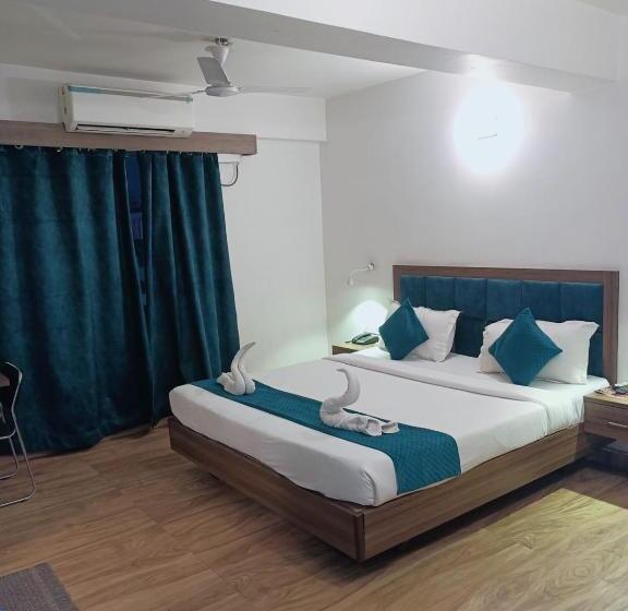 Clovetree Clark Inn Hotel Jamal Road Patna Close To Patna Junction & Gandhi Maidan