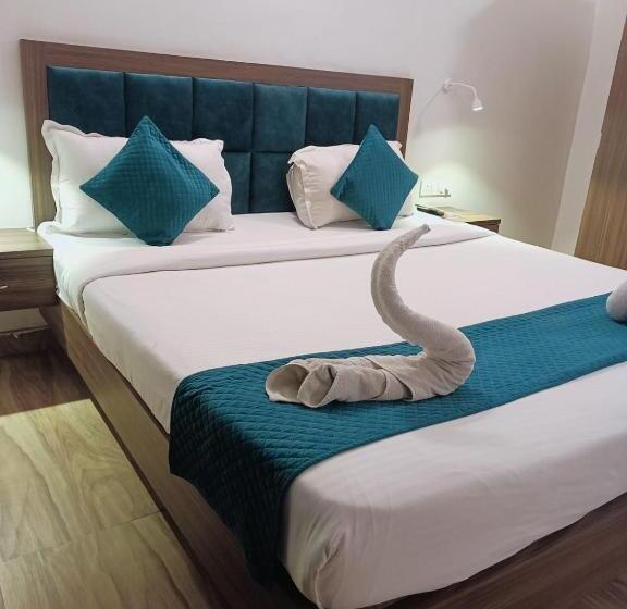 Clovetree Clark Inn Hotel Jamal Road Patna Close To Patna Junction & Gandhi Maidan