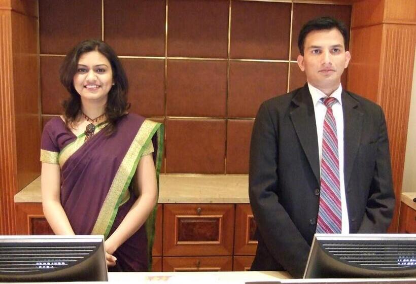 Clovetree Clark Inn Hotel Jamal Road Patna Close To Patna Junction & Gandhi Maidan