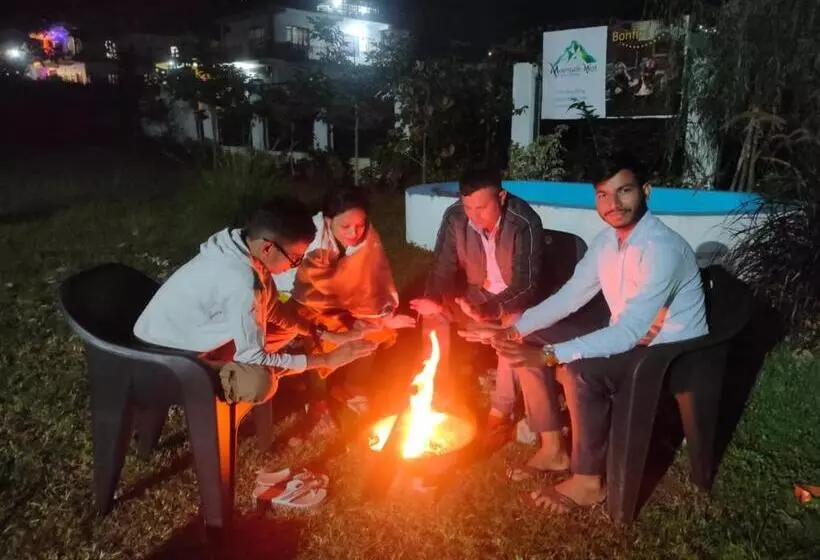 Hotelli Goroomgo Mountain Mist Home Stay Bhimtal