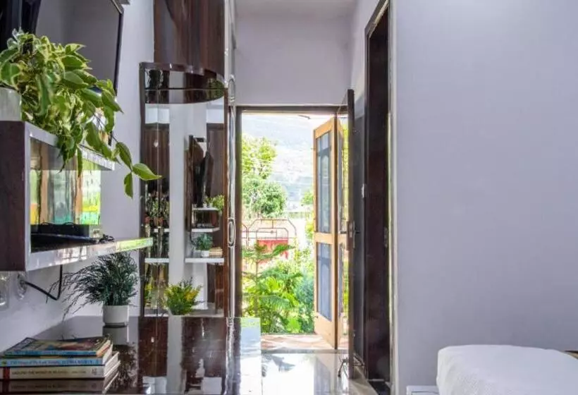Hotelli Goroomgo Mountain Mist Home Stay Bhimtal