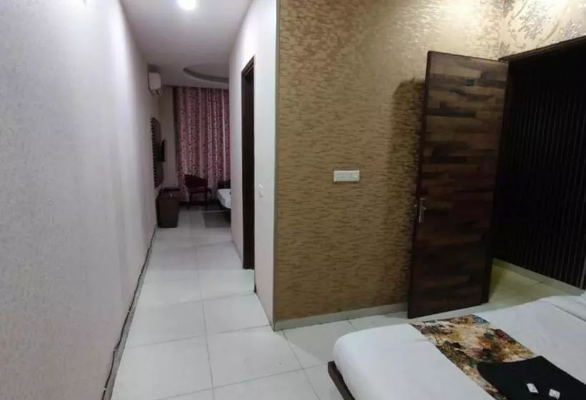 ホテル Swastik Vatika