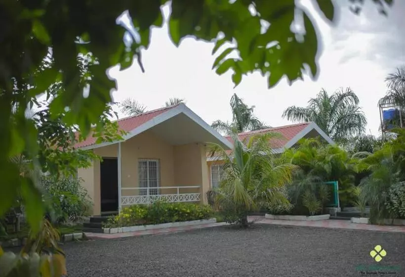 Hotelli The Native Place Shirdi