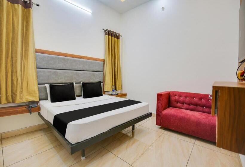 Oyo Shree Ji Hotel & Banquet