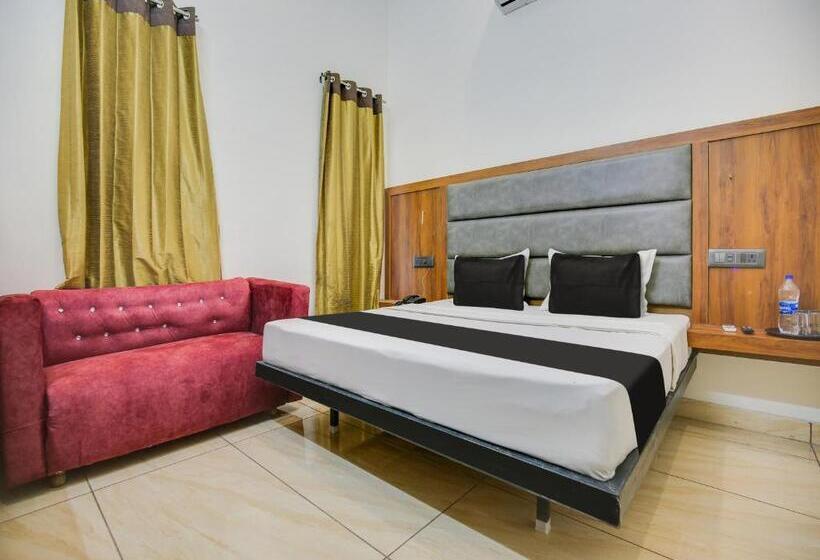 Oyo Shree Ji Hotel & Banquet