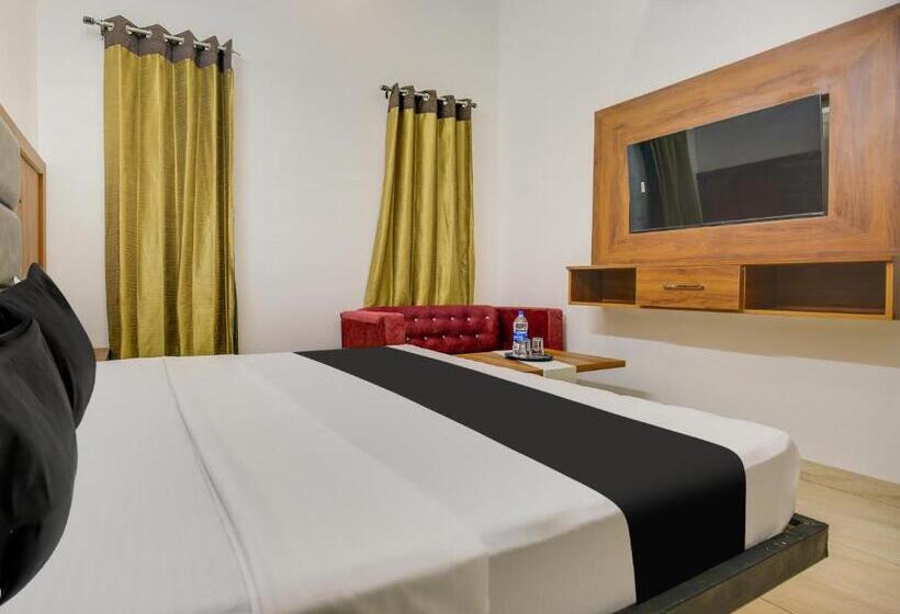 Oyo Shree Ji Hotel & Banquet