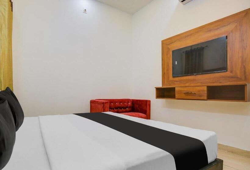 Oyo Shree Ji Hotel & Banquet