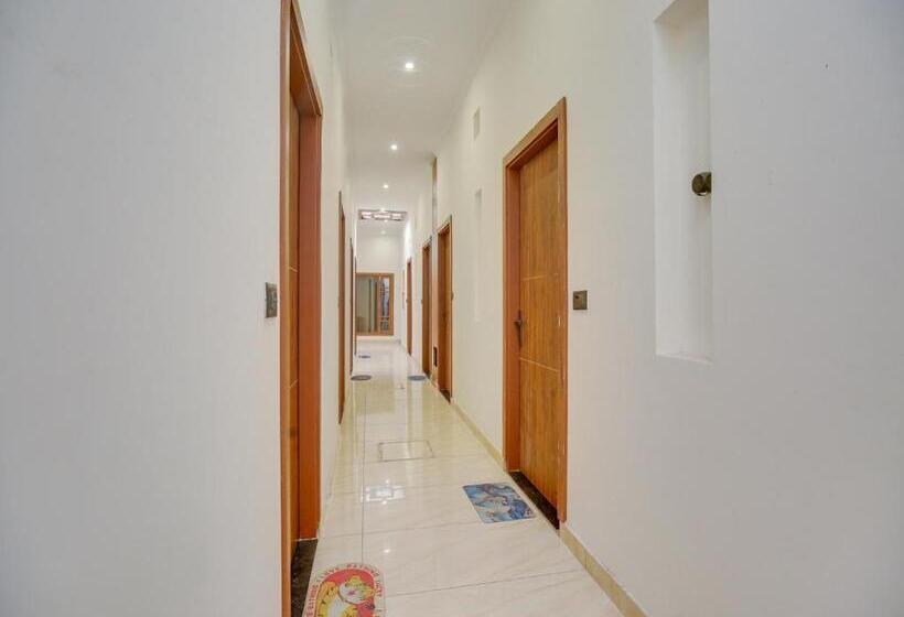 Oyo Shree Ji Hotel & Banquet