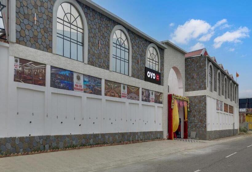 Oyo Shree Ji Hotel & Banquet