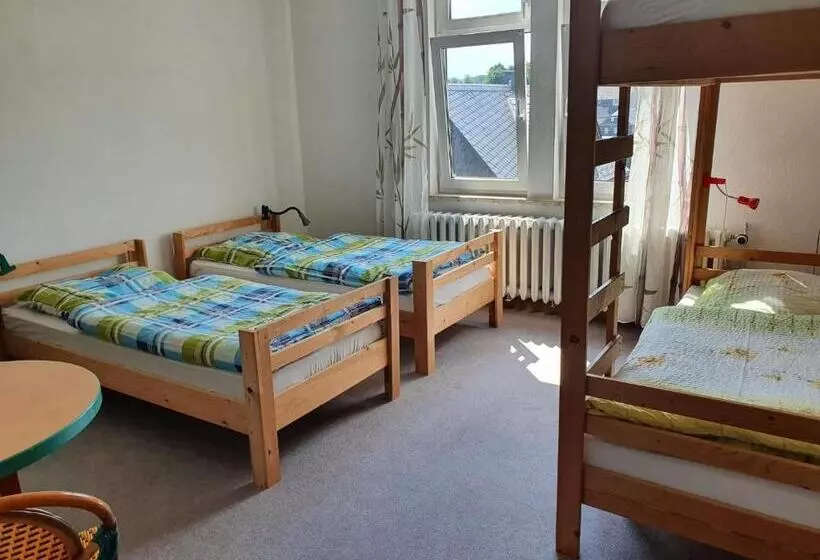 ペンション Monteurzimmer Alte Schule Heberndorf 1