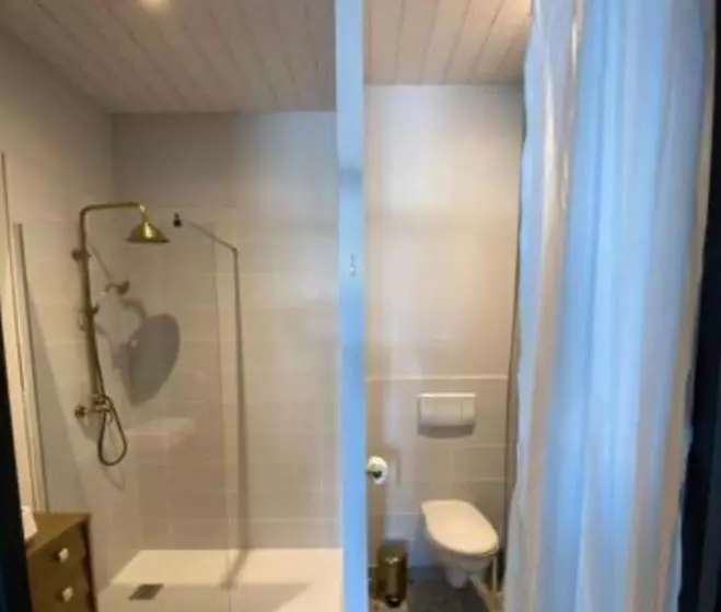 ペンション Chambre Californie   Old School