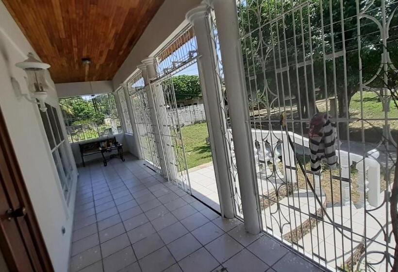 پانسیون La Casa Blanca De Mis Sueños, Tela