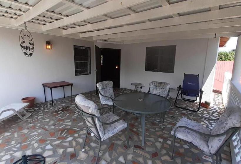 پانسیون La Casa Blanca De Mis Sueños, Tela