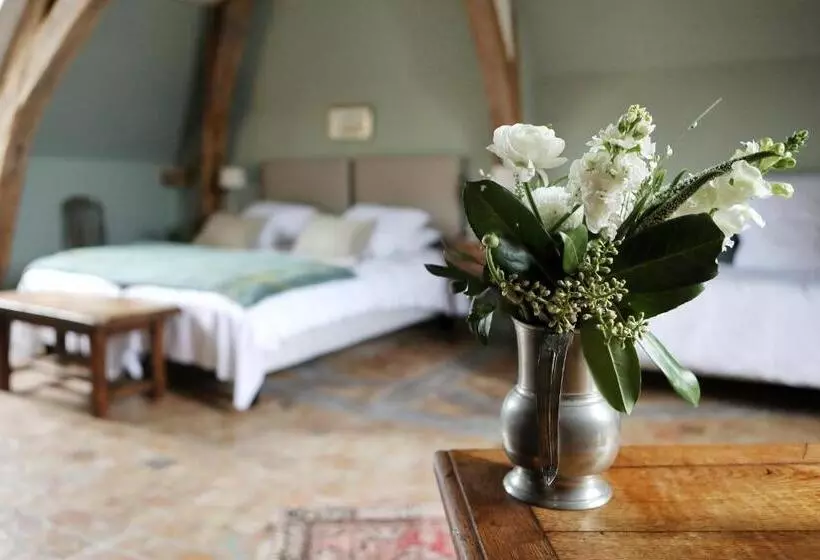 ペンション Le Petit Serrant   Maison D Hôtes D Exception