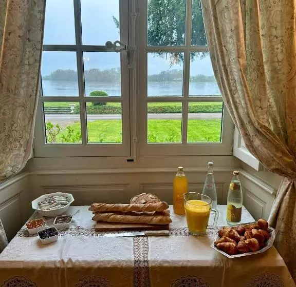 ペンション Le Petit Serrant   Maison D Hôtes D Exception