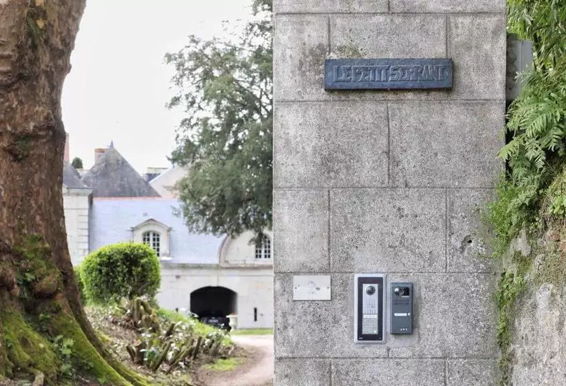 ペンション Le Petit Serrant   Maison D Hôtes D Exception