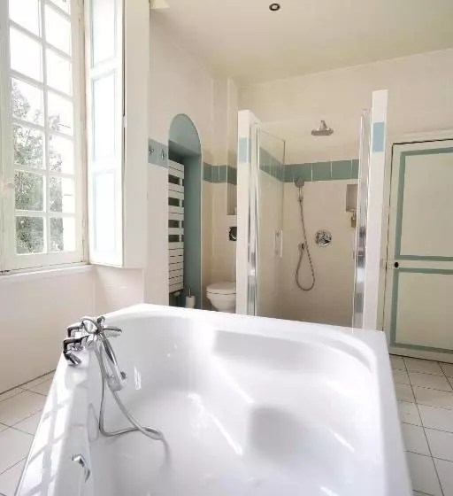 ペンション Le Petit Serrant   Maison D Hôtes D Exception