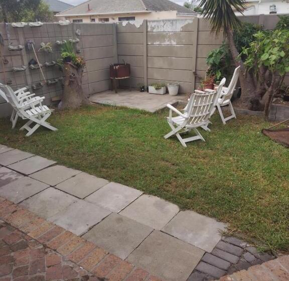 بنسيون Ludinz Guest House, Self Catering