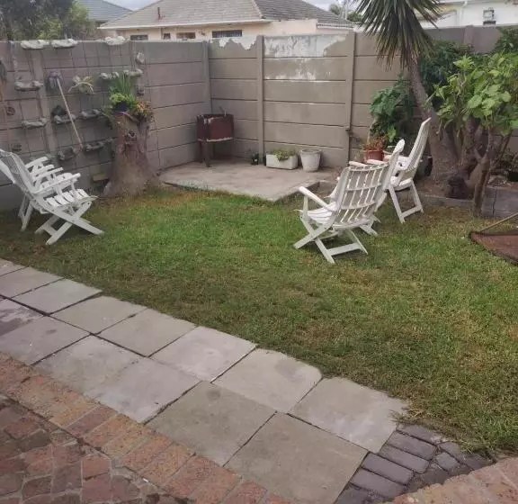 Majatalo Ludinz Guest House, Self Catering
