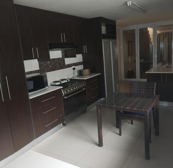 بنسيون Ludinz Guest House, Self Catering