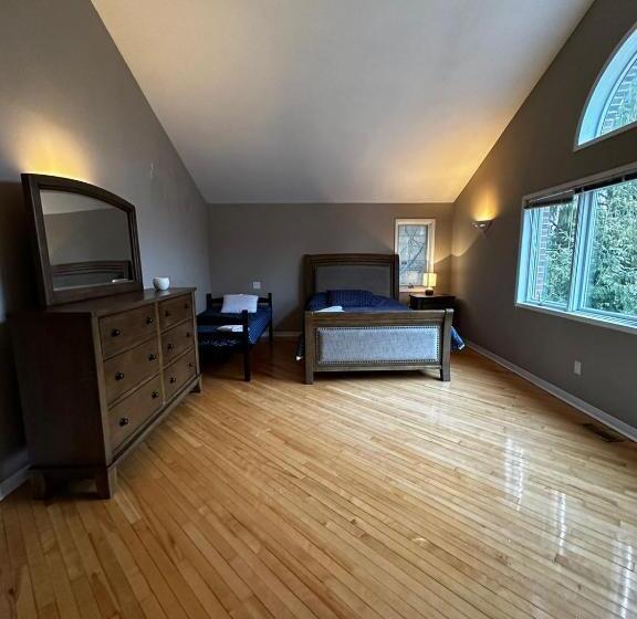 Pension Presidential Suite At Woodstock Villa For 3 5 Members P4c