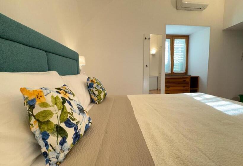 بنسيون Sara Luxury Rooms