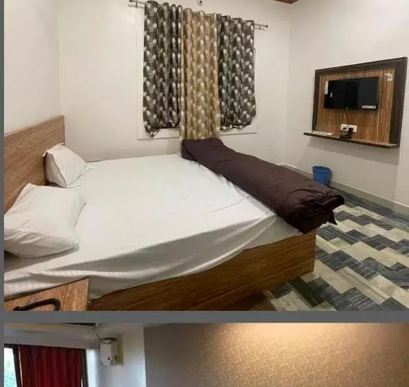 ペンション Trimurti Guest House