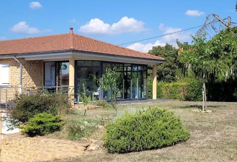 Aamiaismajoitus (B&B) Alix Au Pays Des Pierres Dorées