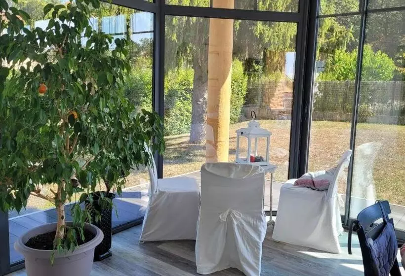 Aamiaismajoitus (B&B) Alix Au Pays Des Pierres Dorées