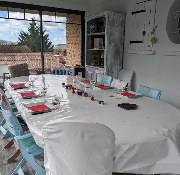 Aamiaismajoitus (B&B) Alix Au Pays Des Pierres Dorées