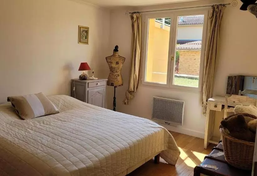 Aamiaismajoitus (B&B) Alix Au Pays Des Pierres Dorées