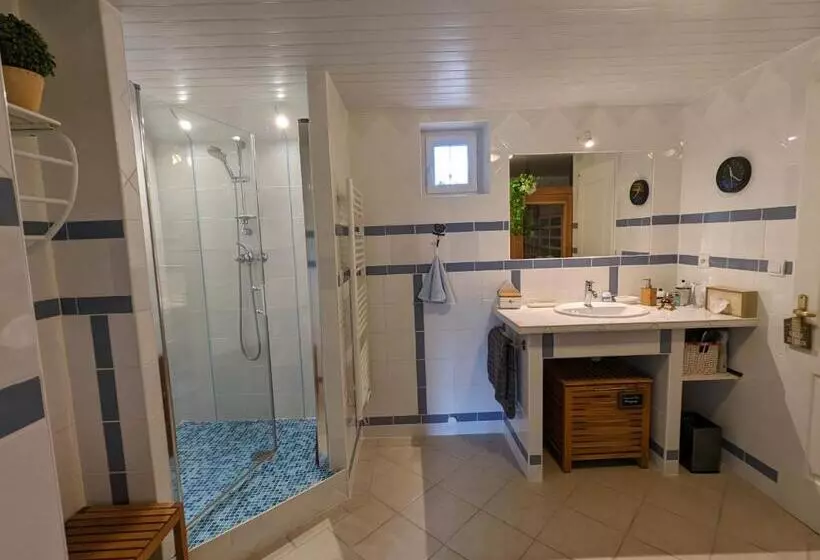 Aamiaismajoitus (B&B) Alix Au Pays Des Pierres Dorées