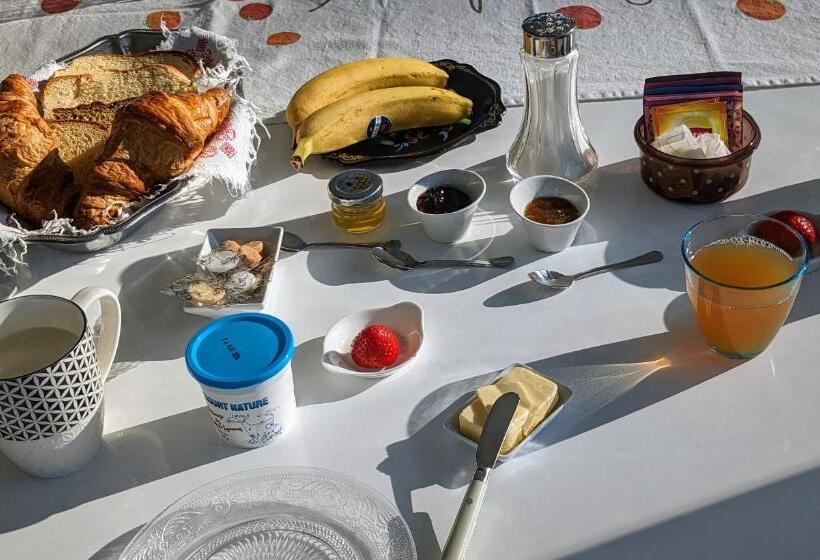 مبيت وإفطار Alix Au Pays Des Pierres Dorées