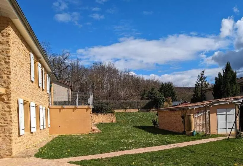 Aamiaismajoitus (B&B) Alix Au Pays Des Pierres Dorées