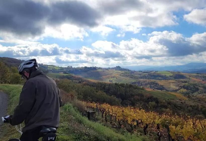 Aamiaismajoitus (B&B) Alix Au Pays Des Pierres Dorées