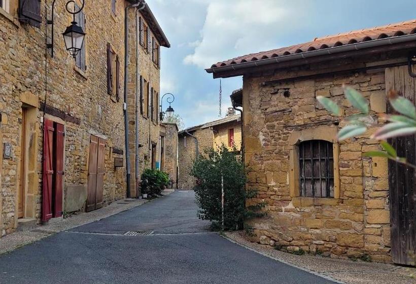 مبيت وإفطار Alix Au Pays Des Pierres Dorées