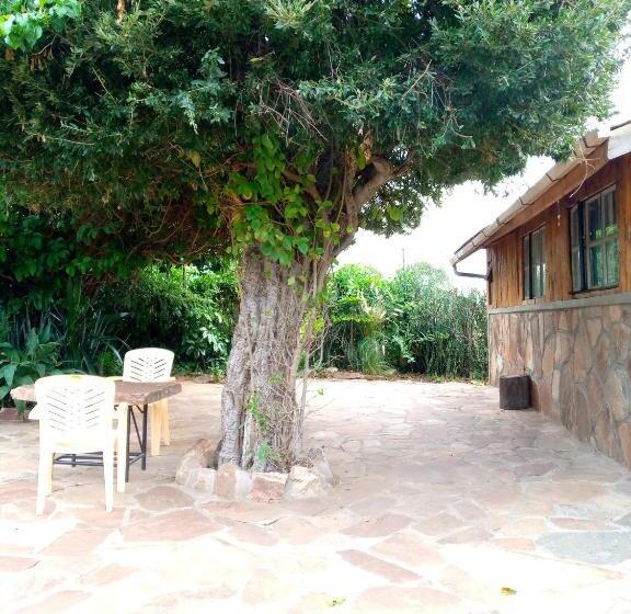 تختخواب و صبحانه Esam Homestay