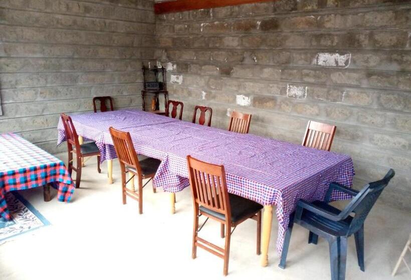 تختخواب و صبحانه Esam Homestay