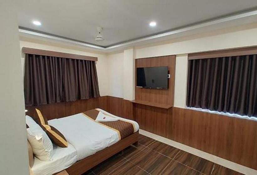 Fabhotel Stayz Inn Us Consulate