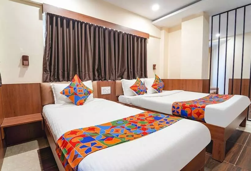 Fabhotel Stayz Inn Us Consulate