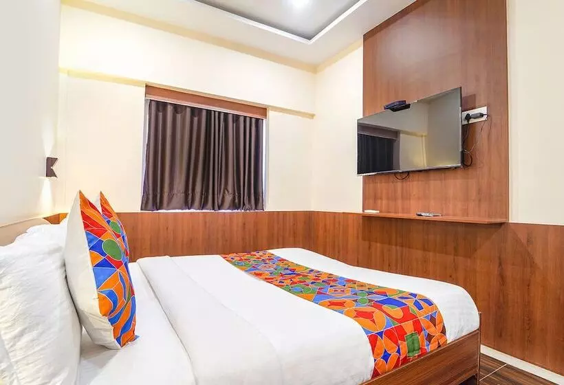 Fabhotel Stayz Inn Us Consulate