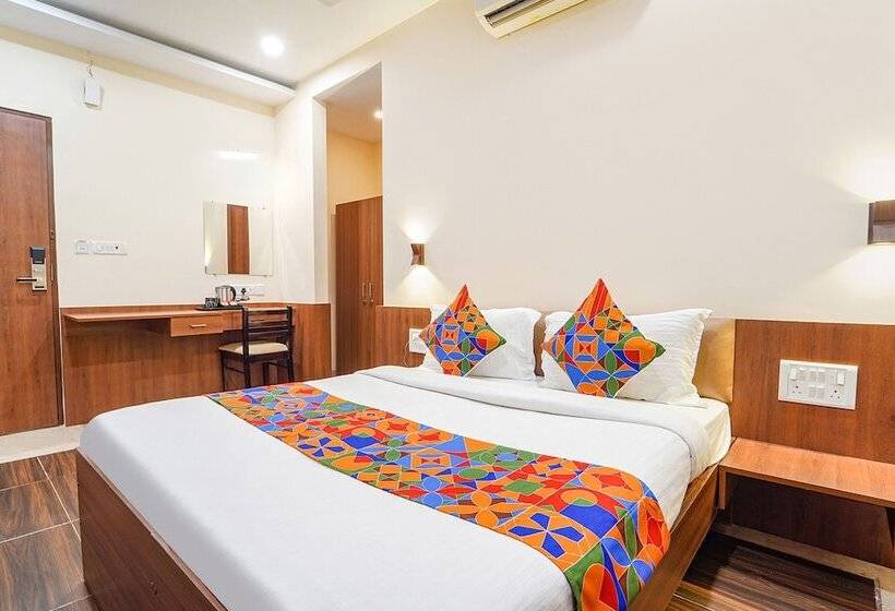 Fabhotel Stayz Inn Us Consulate