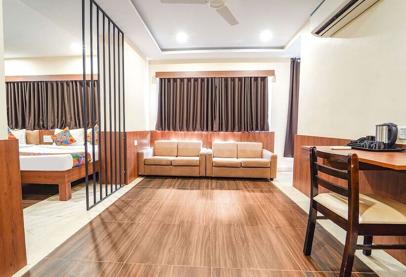 Fabhotel Stayz Inn Us Consulate