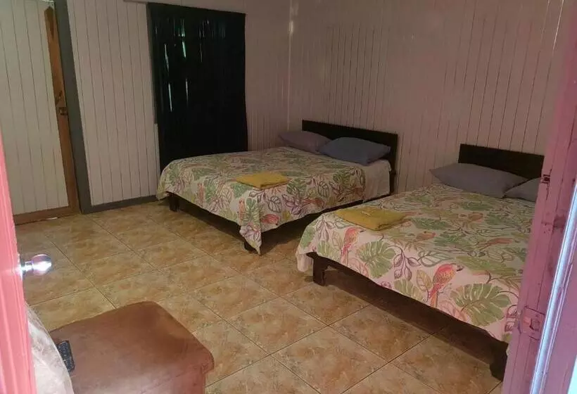 ホテル Cabinas El Botecito