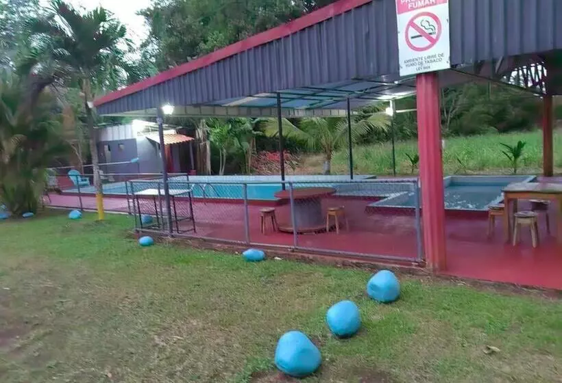 ホテル Cabinas El Botecito