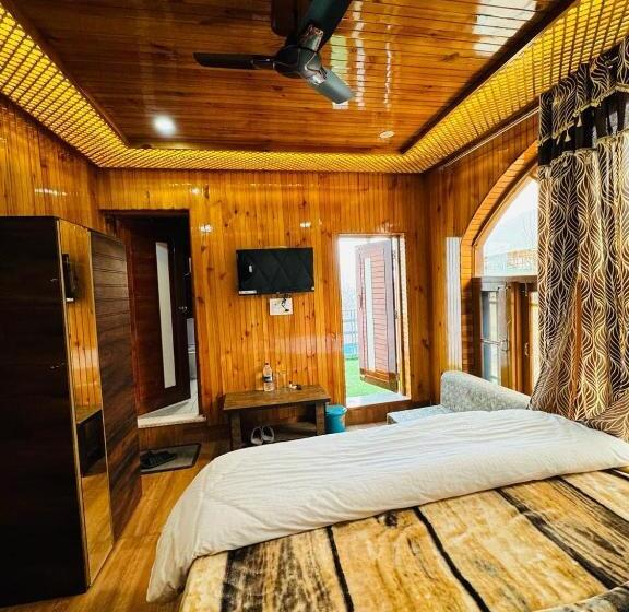 Hotel Frosty Mountain Resort