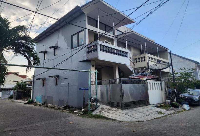 בית מלון כפרי Oyo 93865 Dv Homestay Syariah Kupang